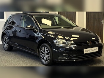 Used Volkswagen Golf 2017 for sale - 79233471: Photo