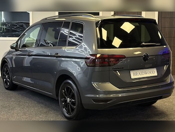 Used Volkswagen Touran 2017 for sale - 79129387: Photo