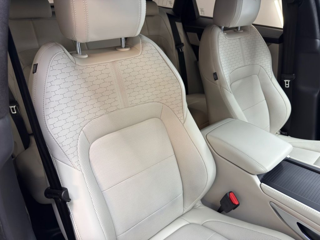 Used Jaguar F-Pace 2022 for sale - 76768766: Photo 9