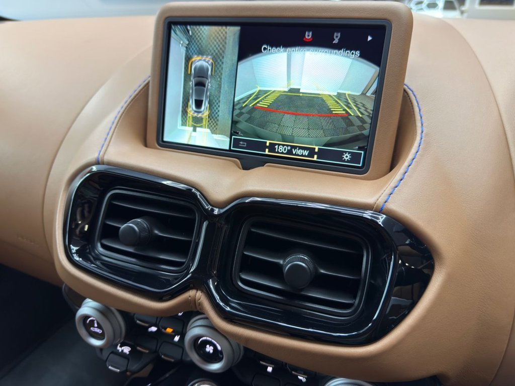 Used Aston Martin Vantage 2019 for sale - 76655036: Photo 16