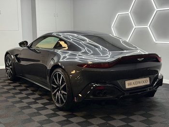 Used Aston Martin Vantage 2019 for sale - 76655036: Photo