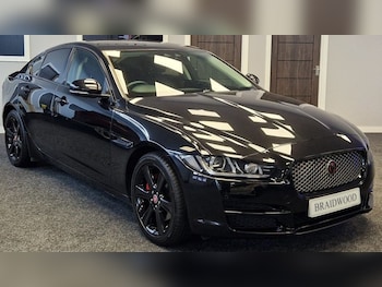 Used Jaguar XE 2017 for sale - 79038379: Photo