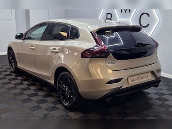 Used Volvo V40 2017 for sale - 78892387: Photo