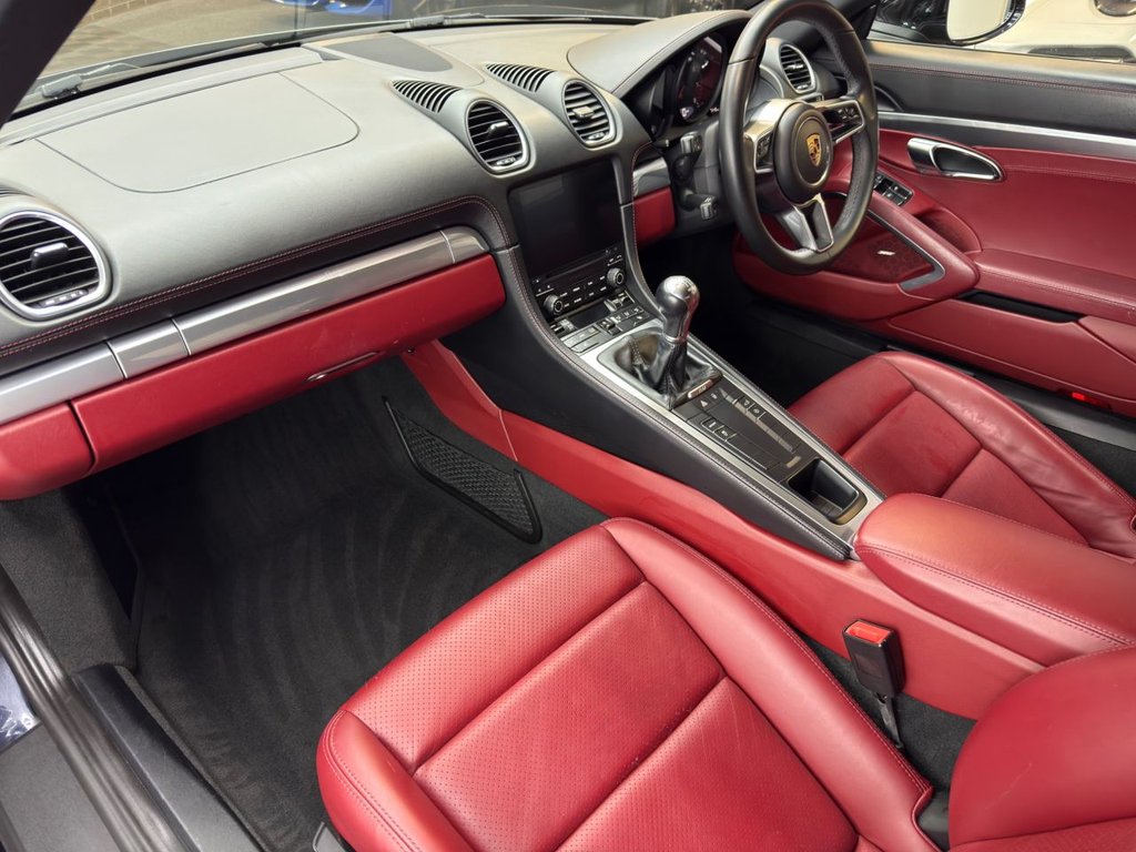 Used Porsche 718 Cayman 2018 for sale - 76228991: Photo 10