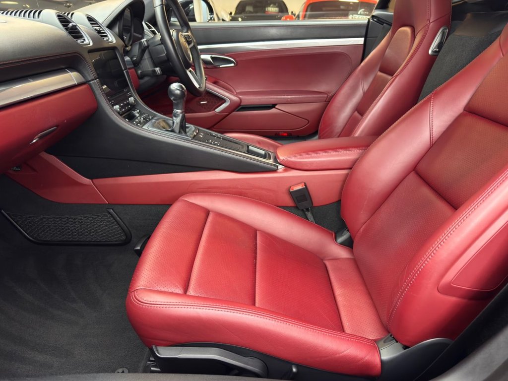 Used Porsche 718 Cayman 2018 for sale - 76228991: Photo 11