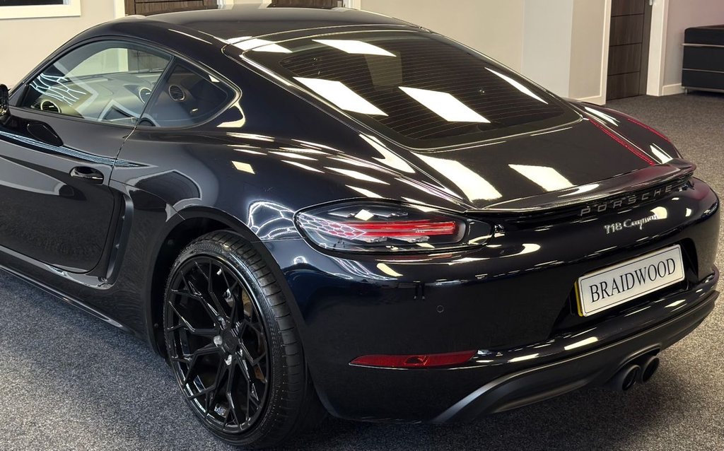 Used Porsche 718 Cayman 2018 for sale - 76228991: Photo 24