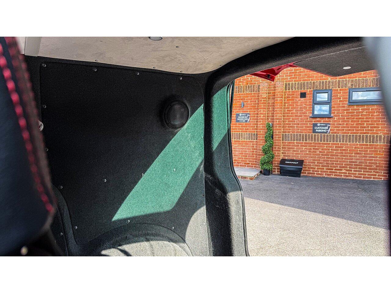 Used Volkswagen Transporter 2020 for sale - 77467980: Photo 18