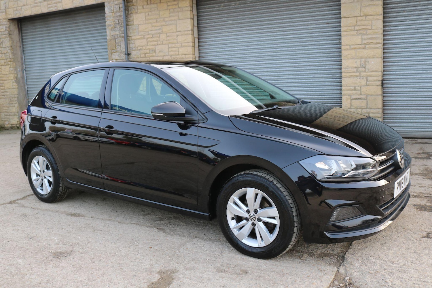 Used Volkswagen Polo 2019 for sale - 77769379: Photo 2