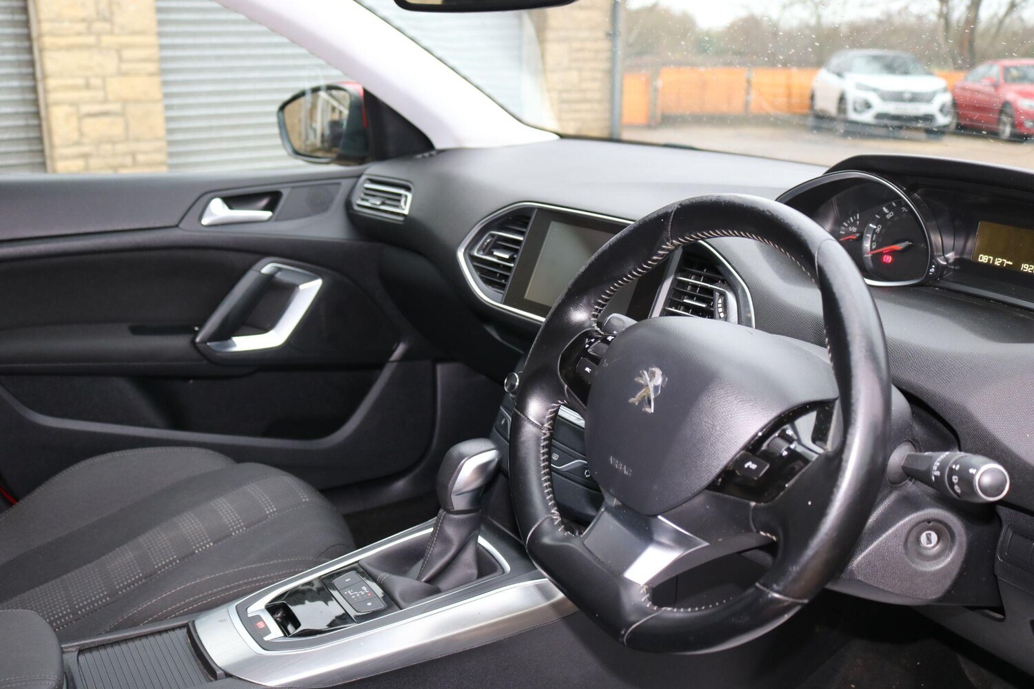 Used Peugeot 308 2016 for sale - 77498172: Photo 17