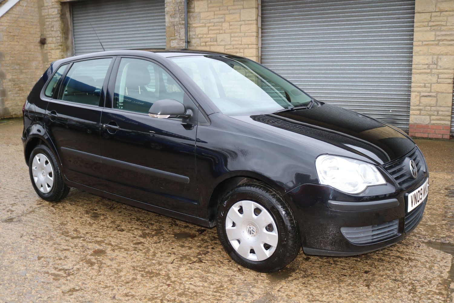 Used Volkswagen Polo 2009 for sale - 77498163: Photo 2