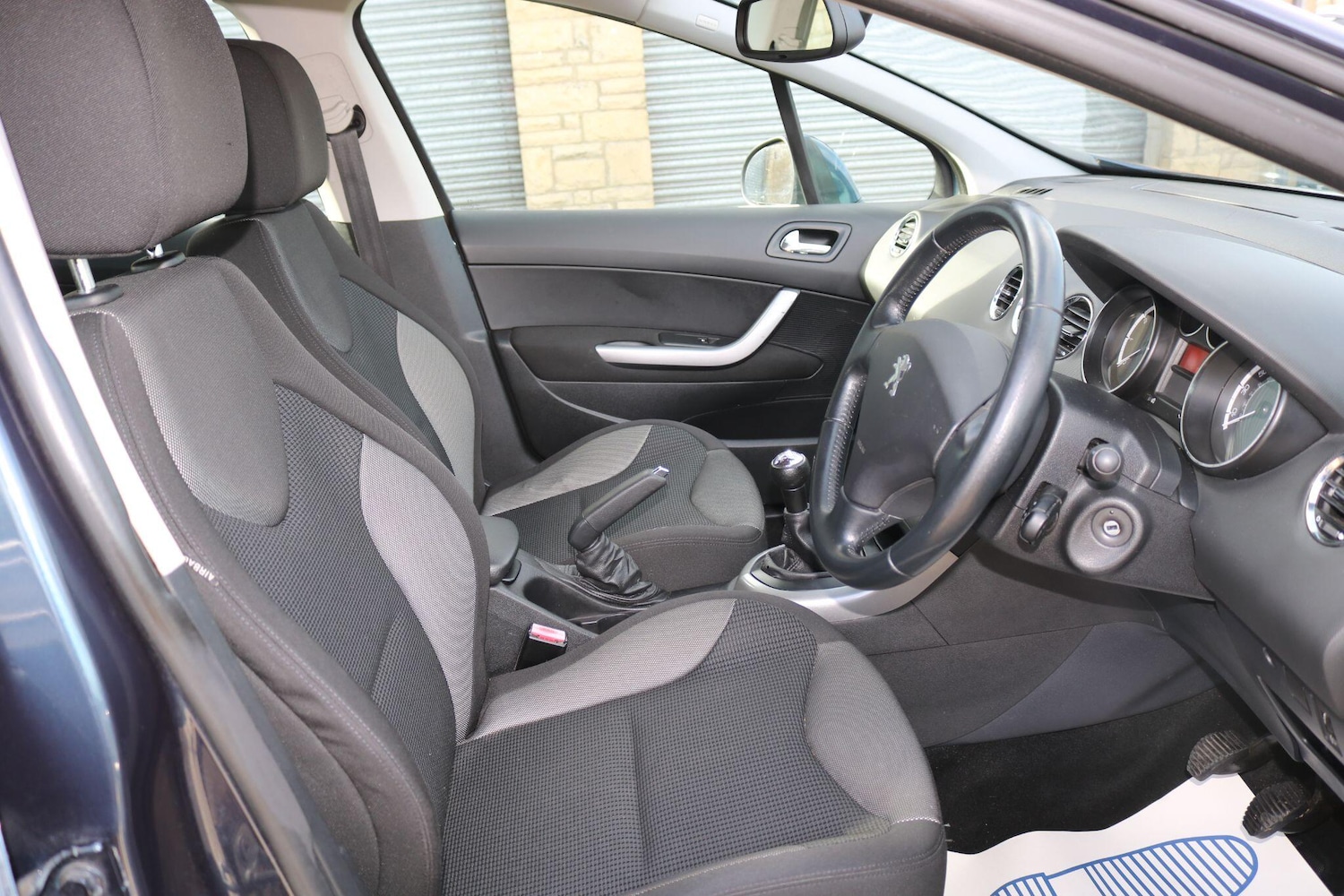 Used Peugeot 308 2012 for sale - 77498179: Photo 16