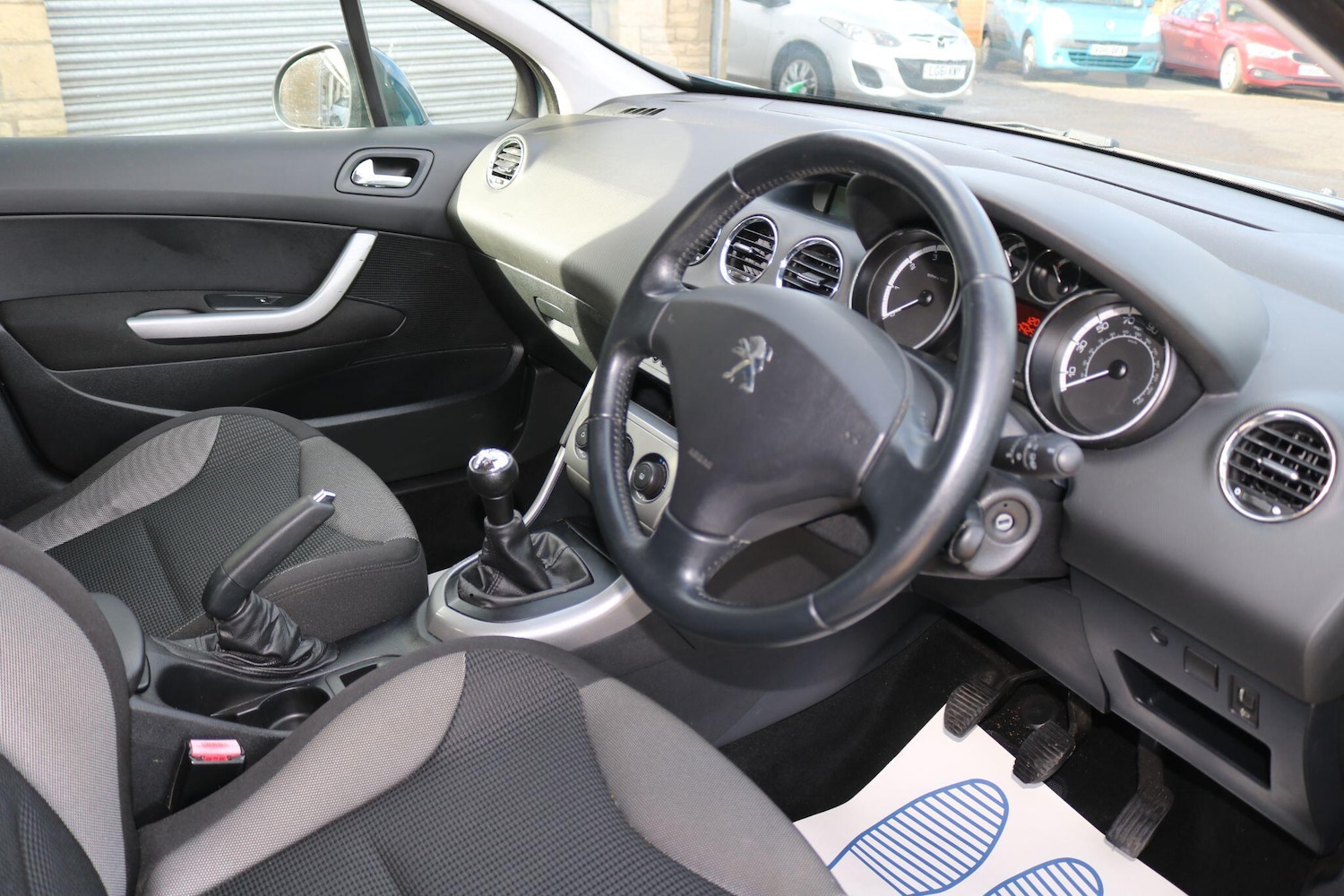 Used Peugeot 308 2012 for sale - 77498179: Photo 17