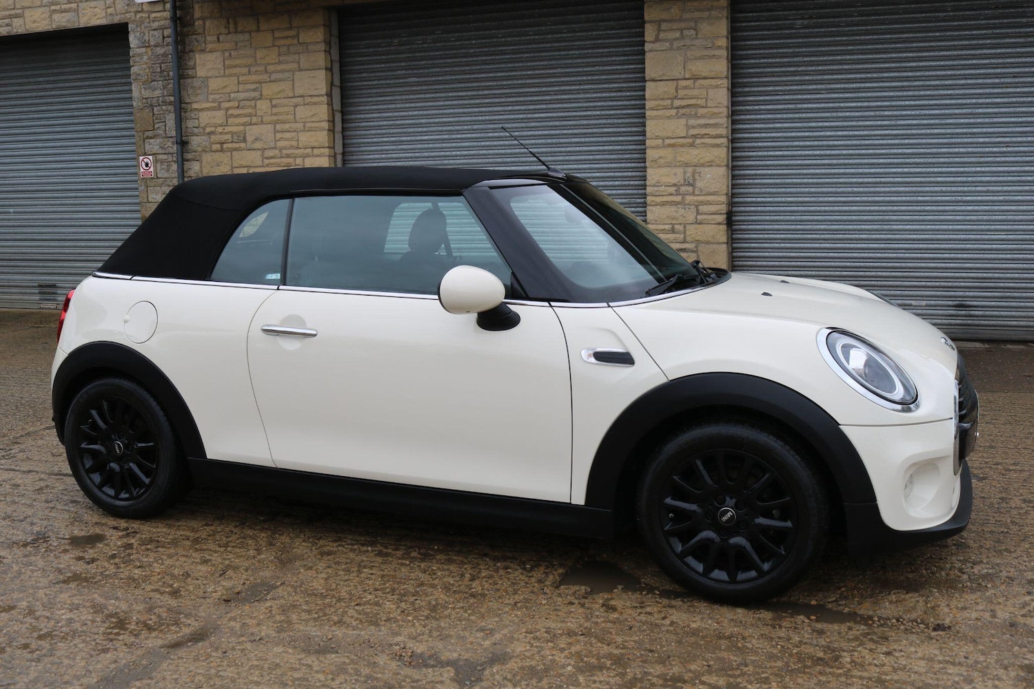 Used MINI Convertible 2019 for sale - 77498204: Photo 3