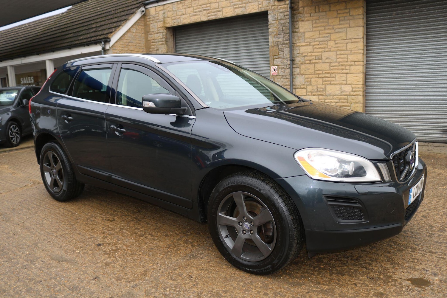 Used Volvo XC60 for sale - 77537587: Photo 2
