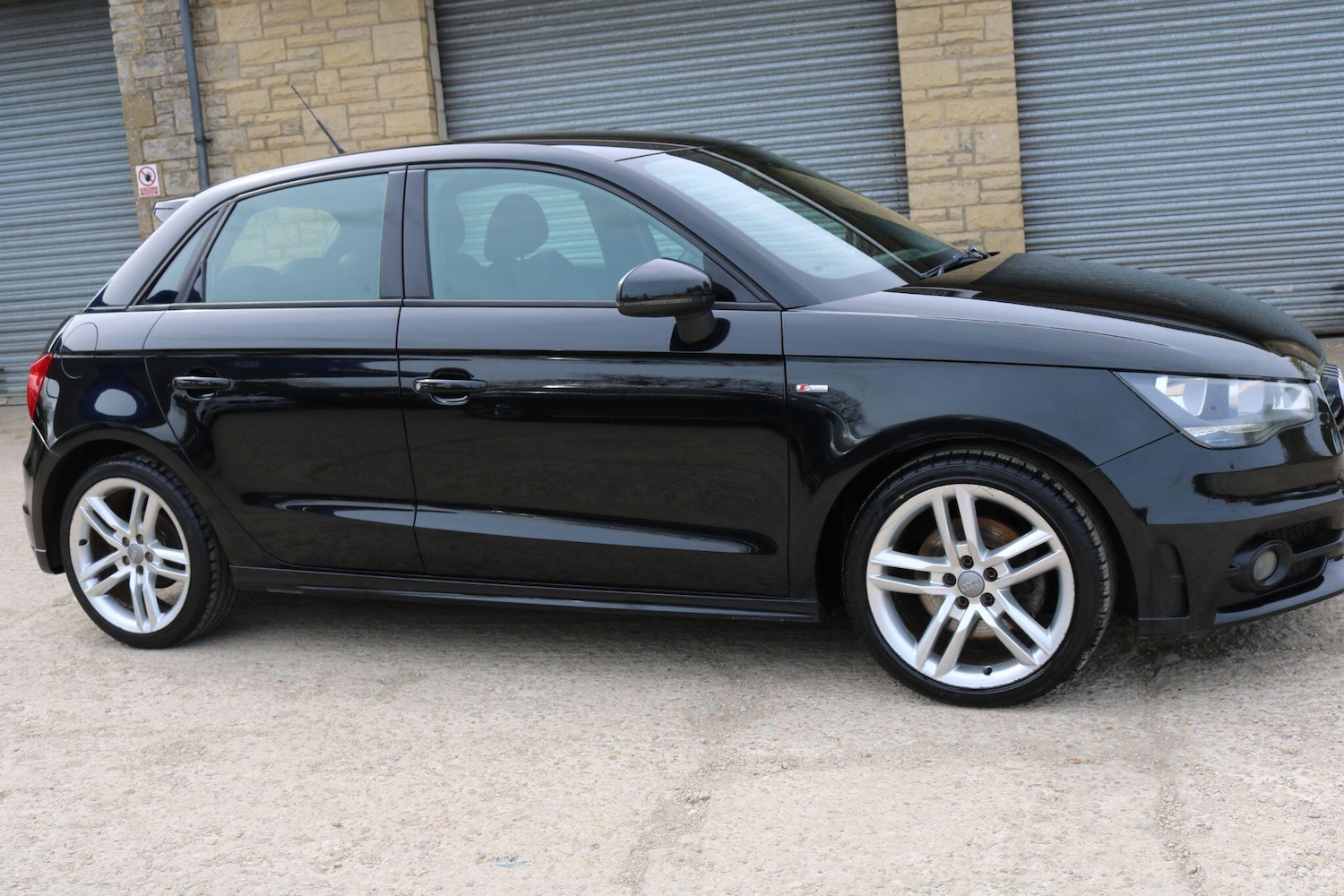 Used Audi A1 2012 for sale - 78203963: Photo 2
