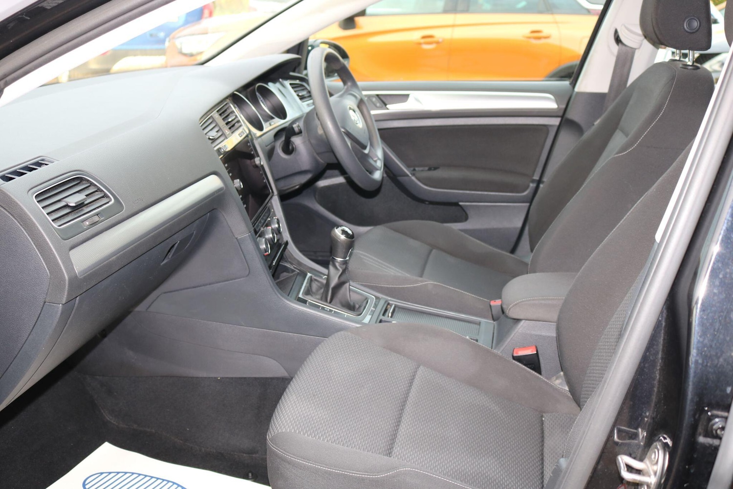 Used Volkswagen Golf 2017 for sale - 77498193: Photo 15