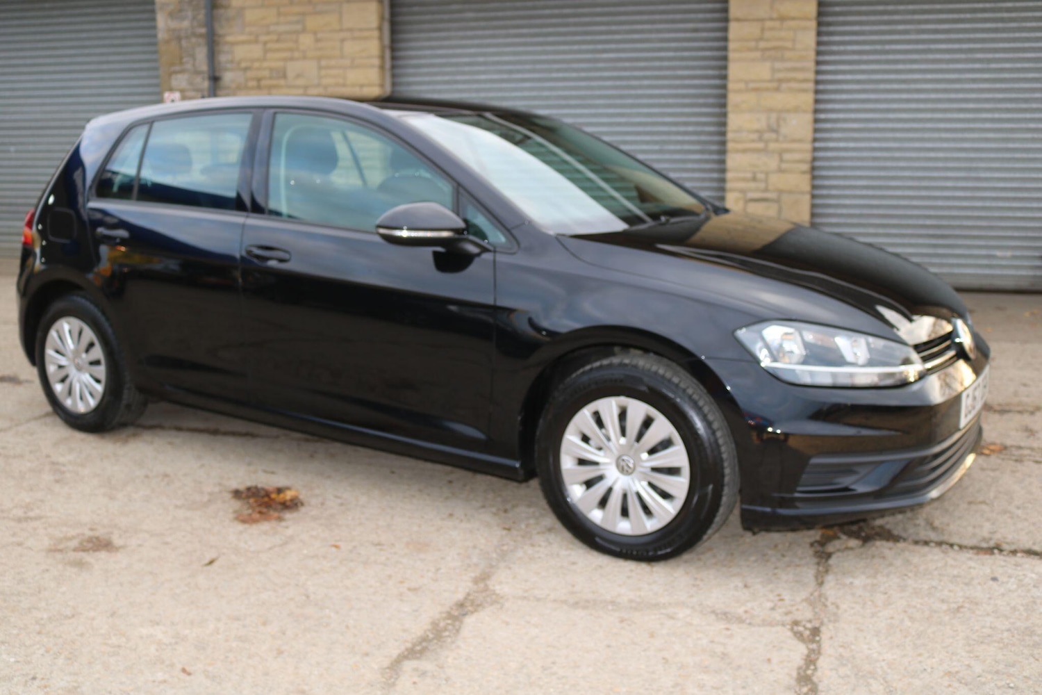 Used Volkswagen Golf 2017 for sale - 77498193: Photo 2