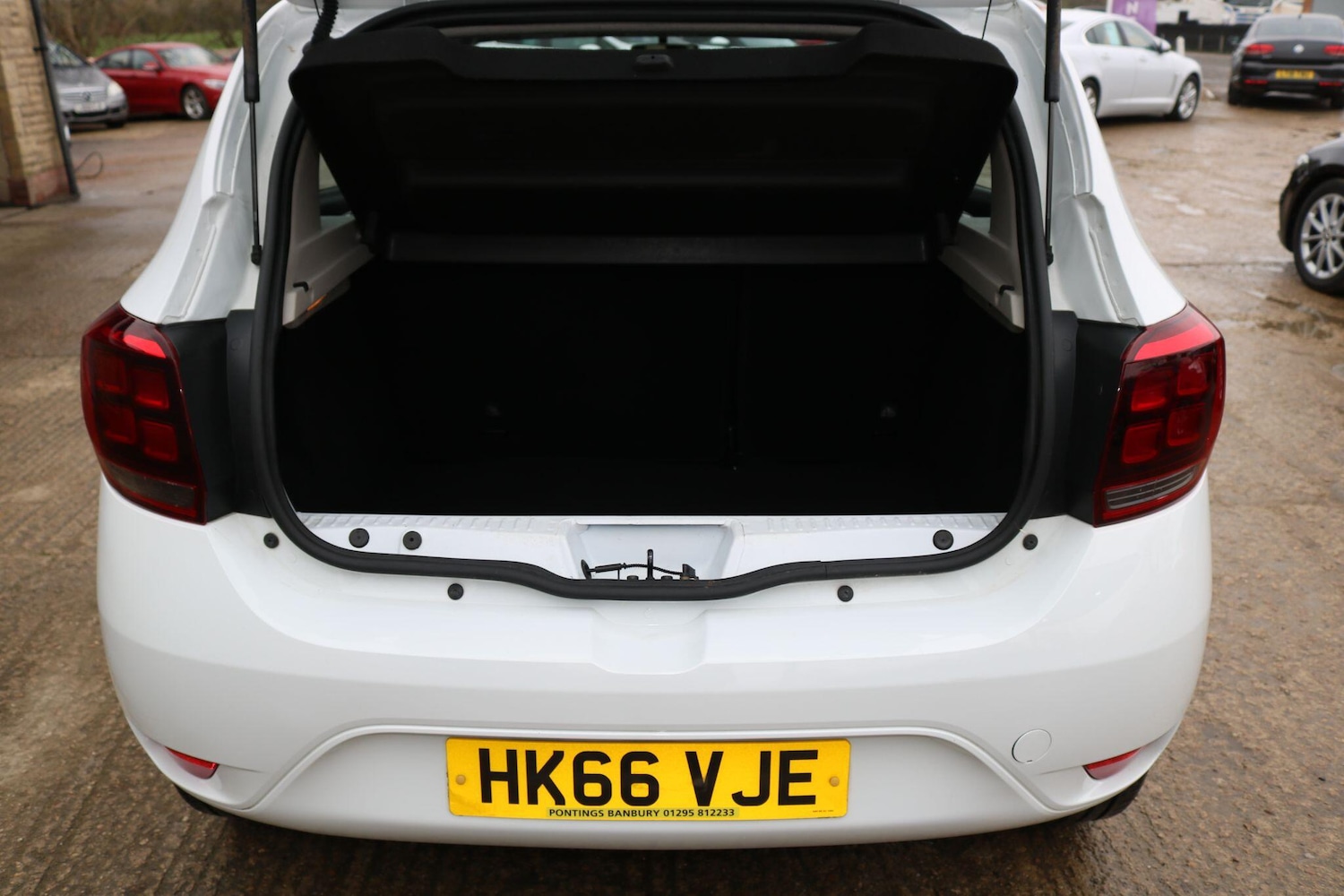 Used Dacia Sandero 2017 for sale - 77498183: Photo 23