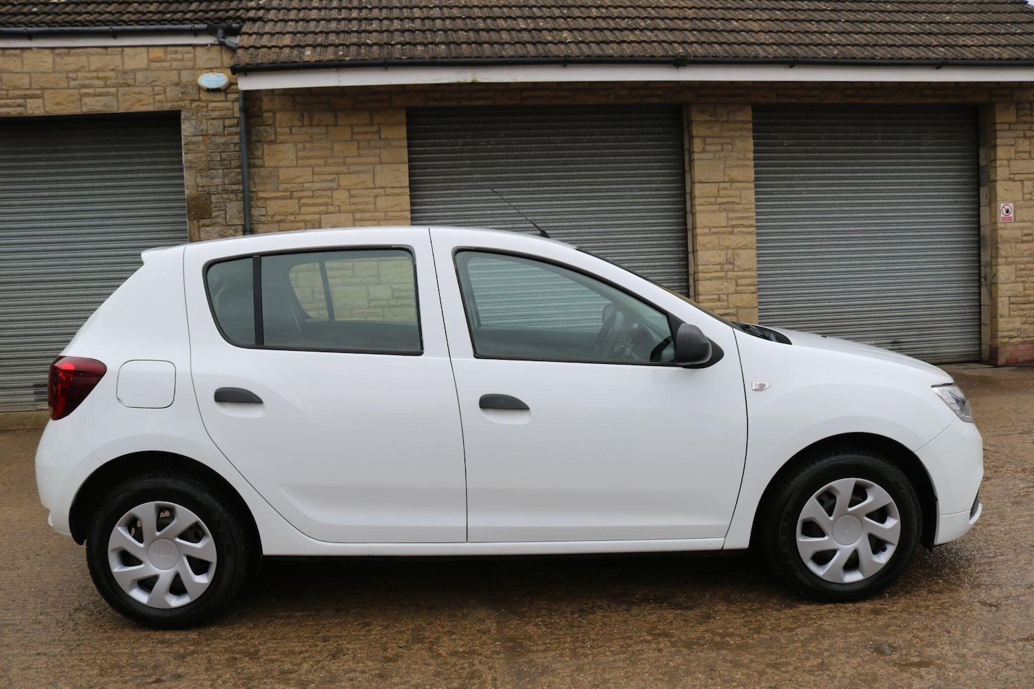 Used Dacia Sandero 2017 for sale - 77498183: Photo 4