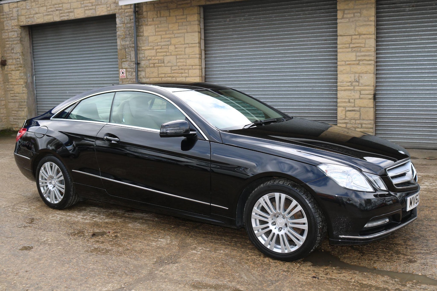 Used Mercedes-Benz E Class 2012 for sale - 77838496: Photo 2