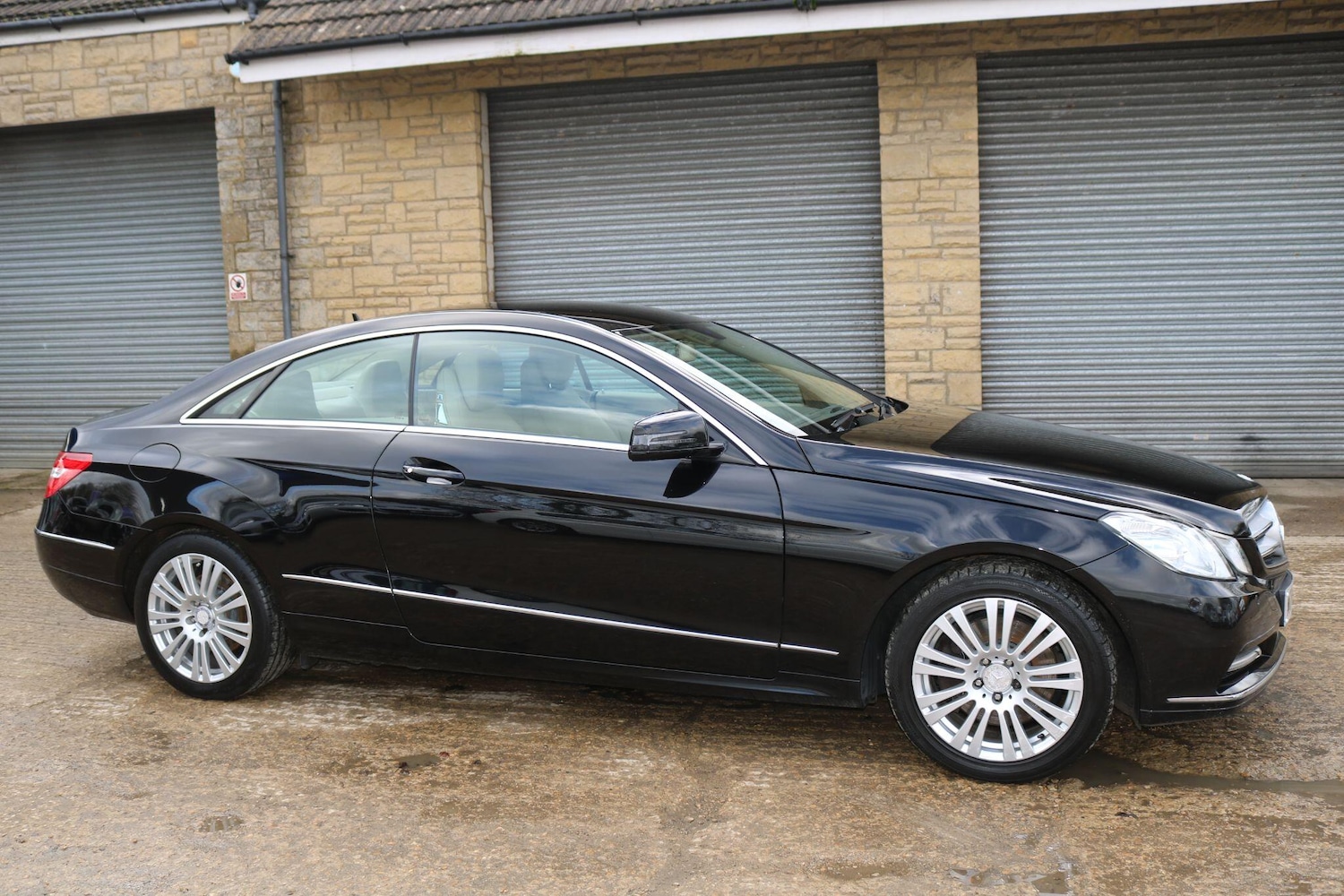 Used Mercedes-Benz E Class 2012 for sale - 77838496: Photo 3