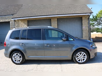 Used Volkswagen Touran 2015 for sale - 78244246: Photo