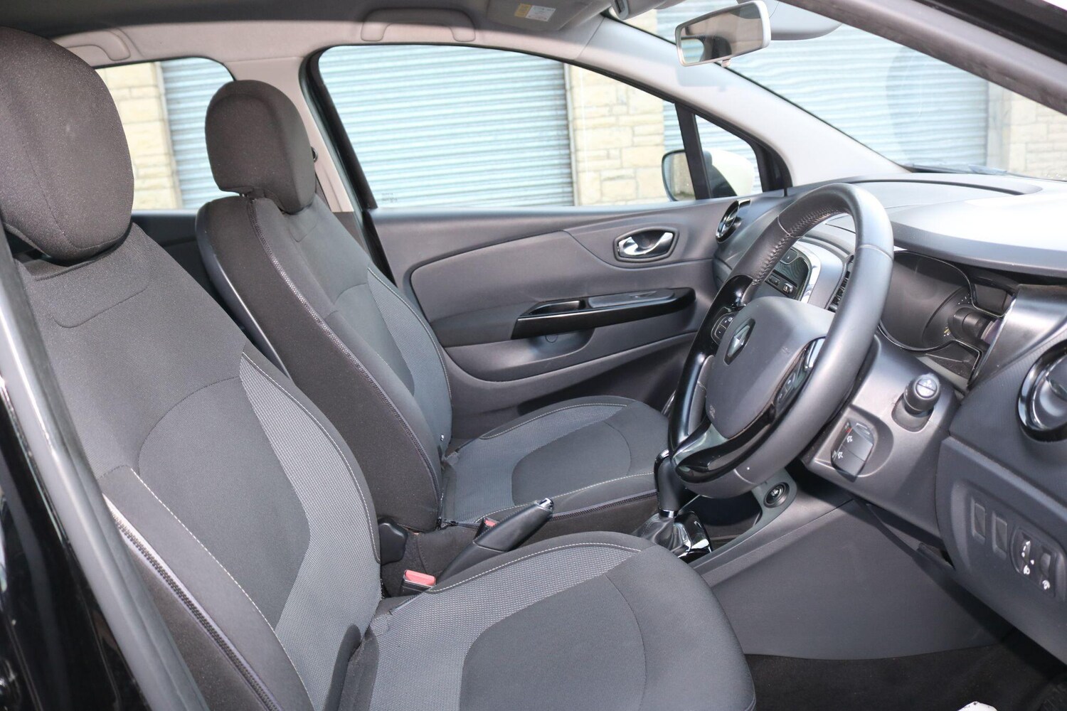 Used Renault Captur 2015 for sale - 77496320: Photo 16