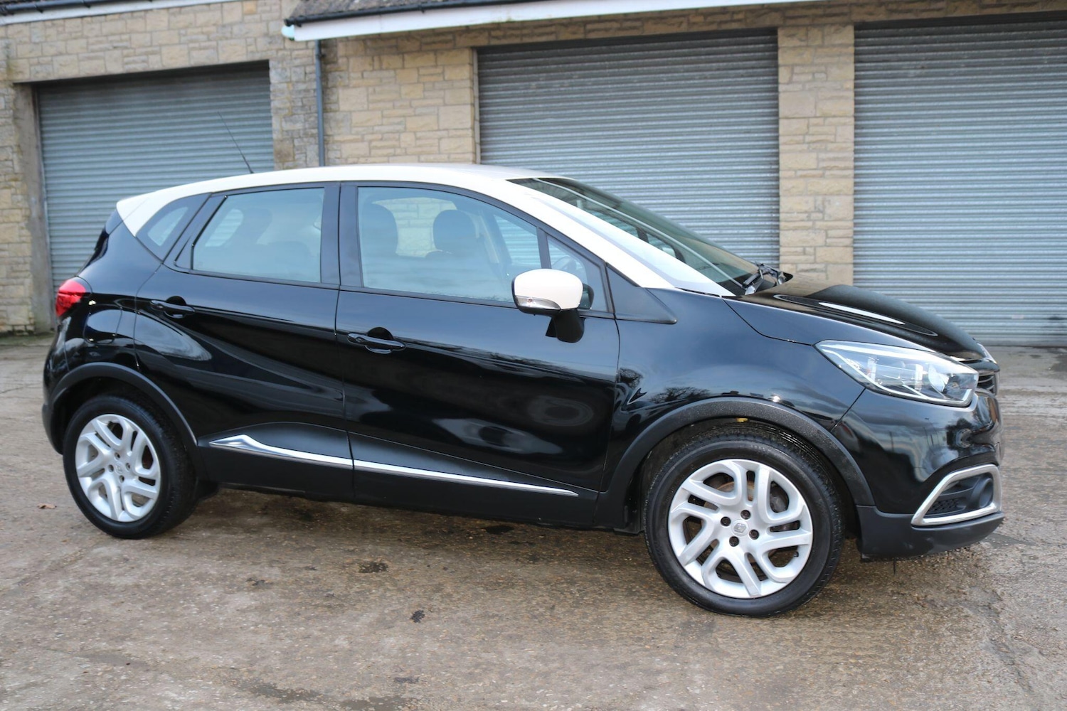 Used Renault Captur 2015 for sale - 77496320: Photo 3