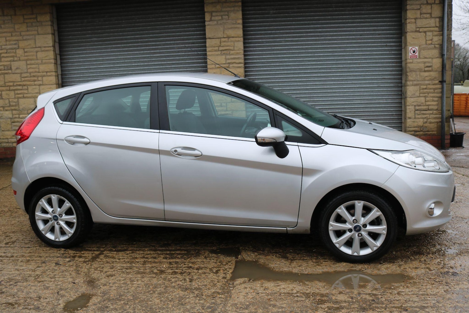 Used Ford Fiesta 2010 for sale - 77564831: Photo 3