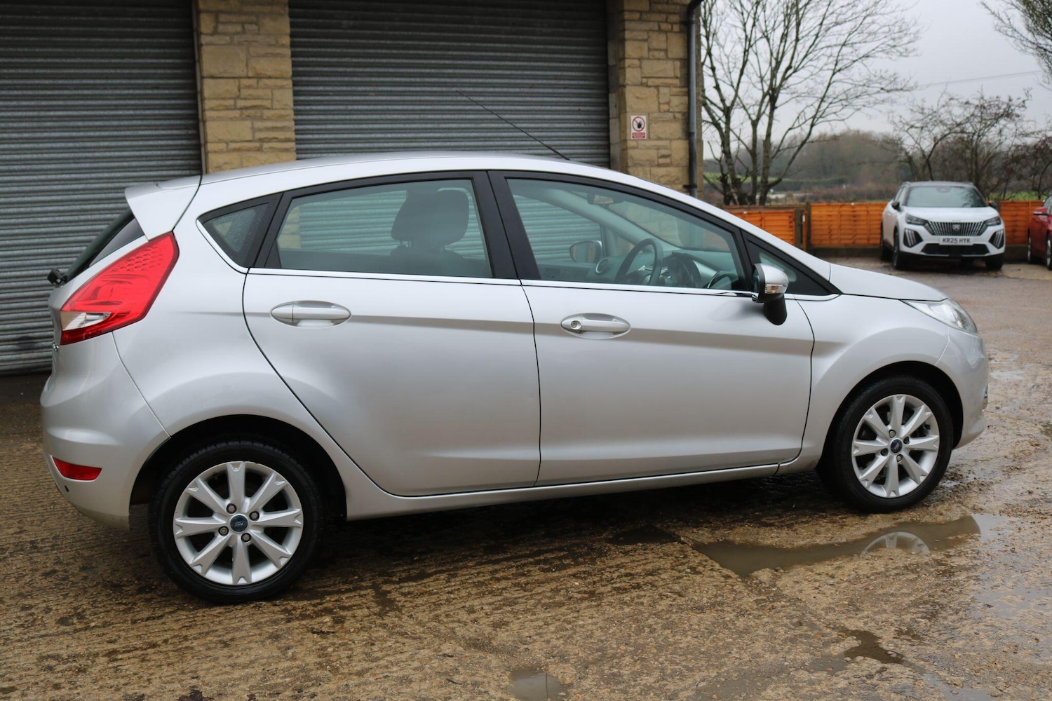 Used Ford Fiesta 2010 for sale - 77564831: Photo 4