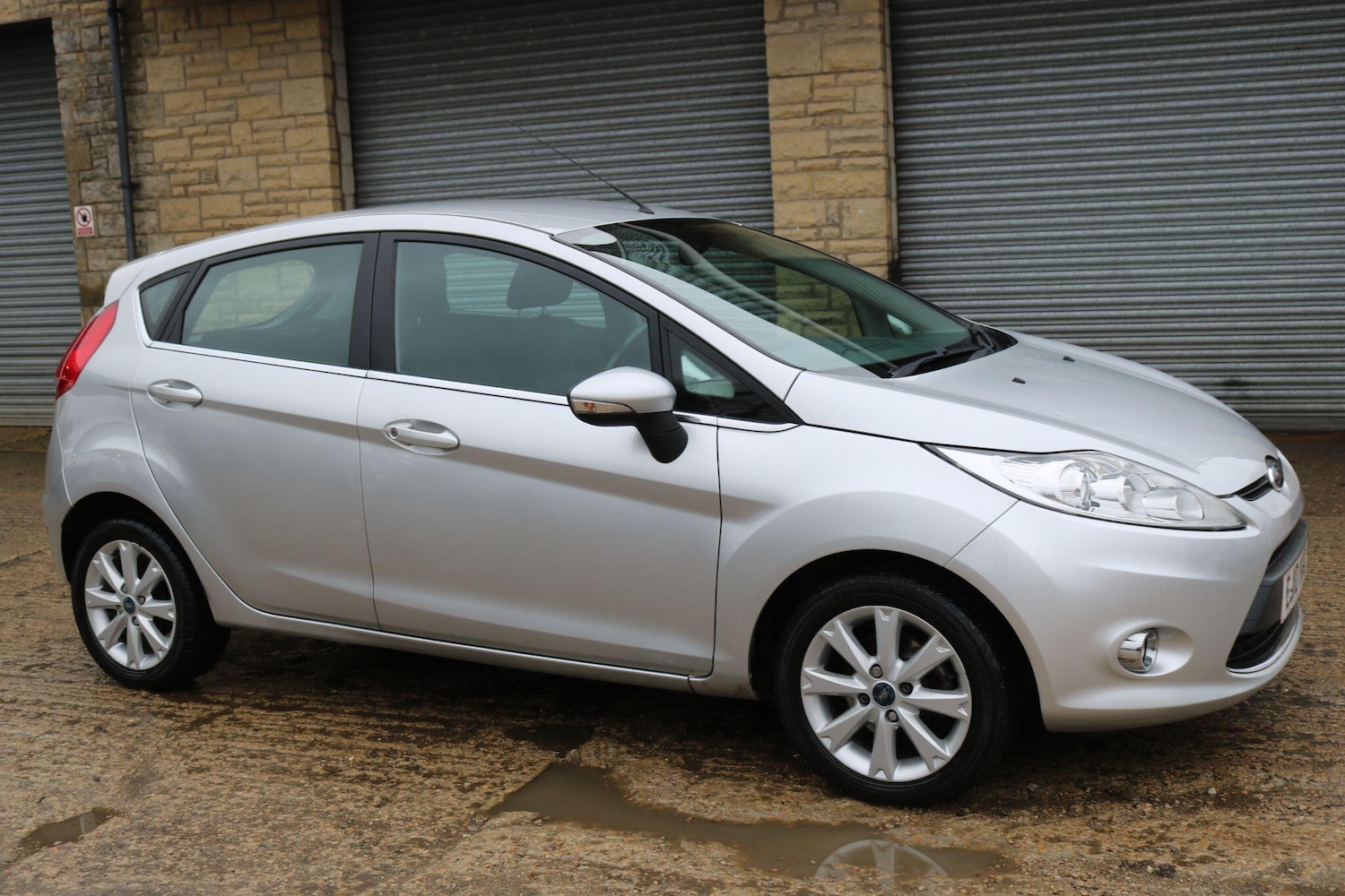 Used Ford Fiesta 2010 for sale - 77783758: Photo 2