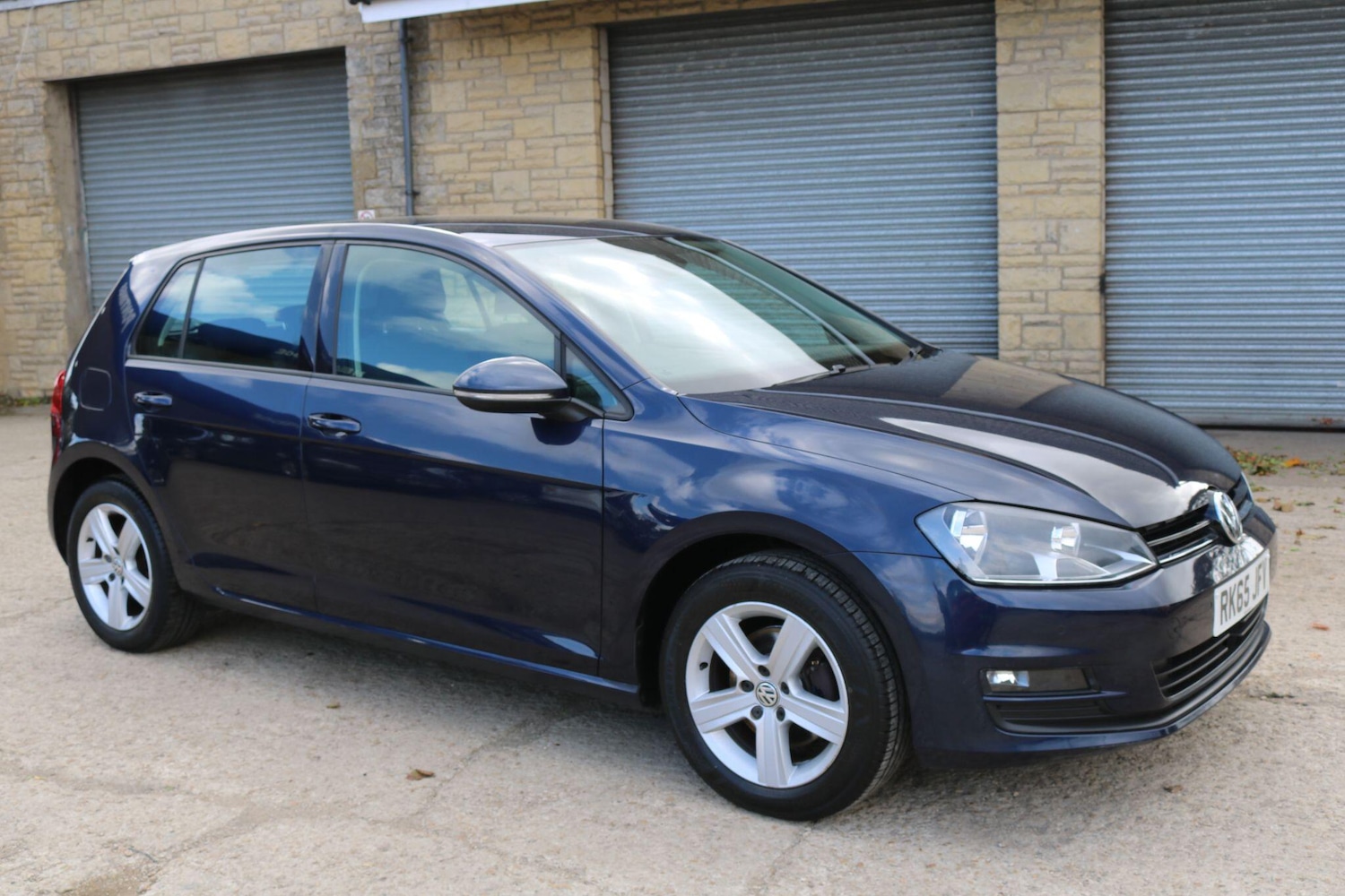 Used Volkswagen Golf 2015 for sale - 77498216: Photo 2