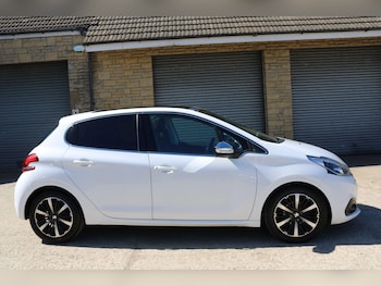 Used Peugeot 208 2018 for sale - 78430365: Photo