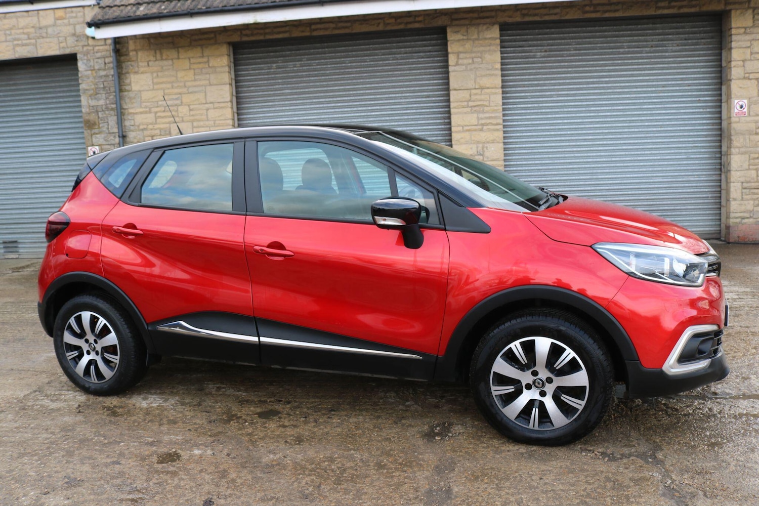 Used Renault Captur 2018 for sale - 77497543: Photo 3