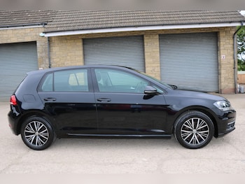 Used Volkswagen Golf 2017 for sale - 78772521: Photo