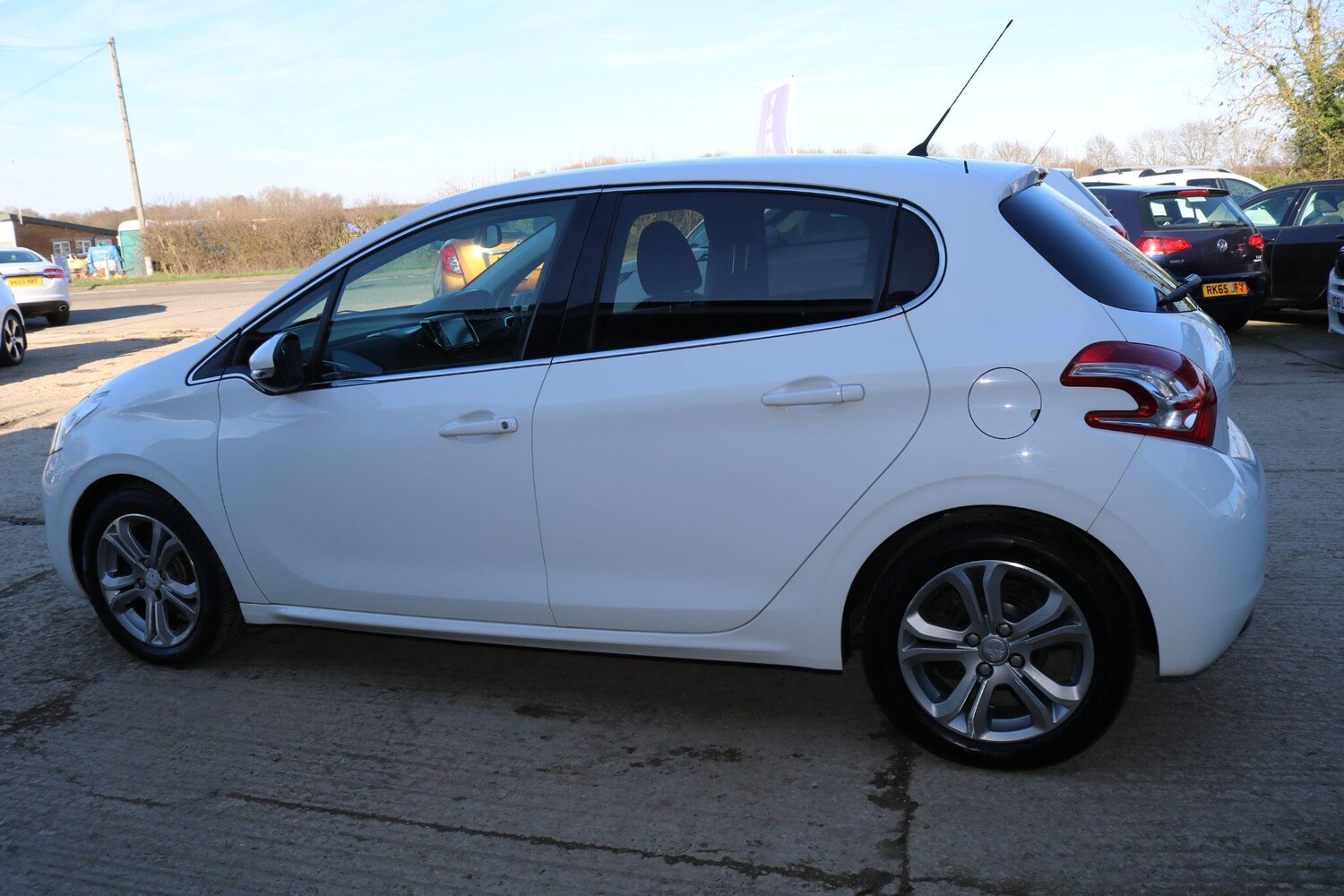 Used Peugeot 208 2013 for sale - 77723395: Photo 11
