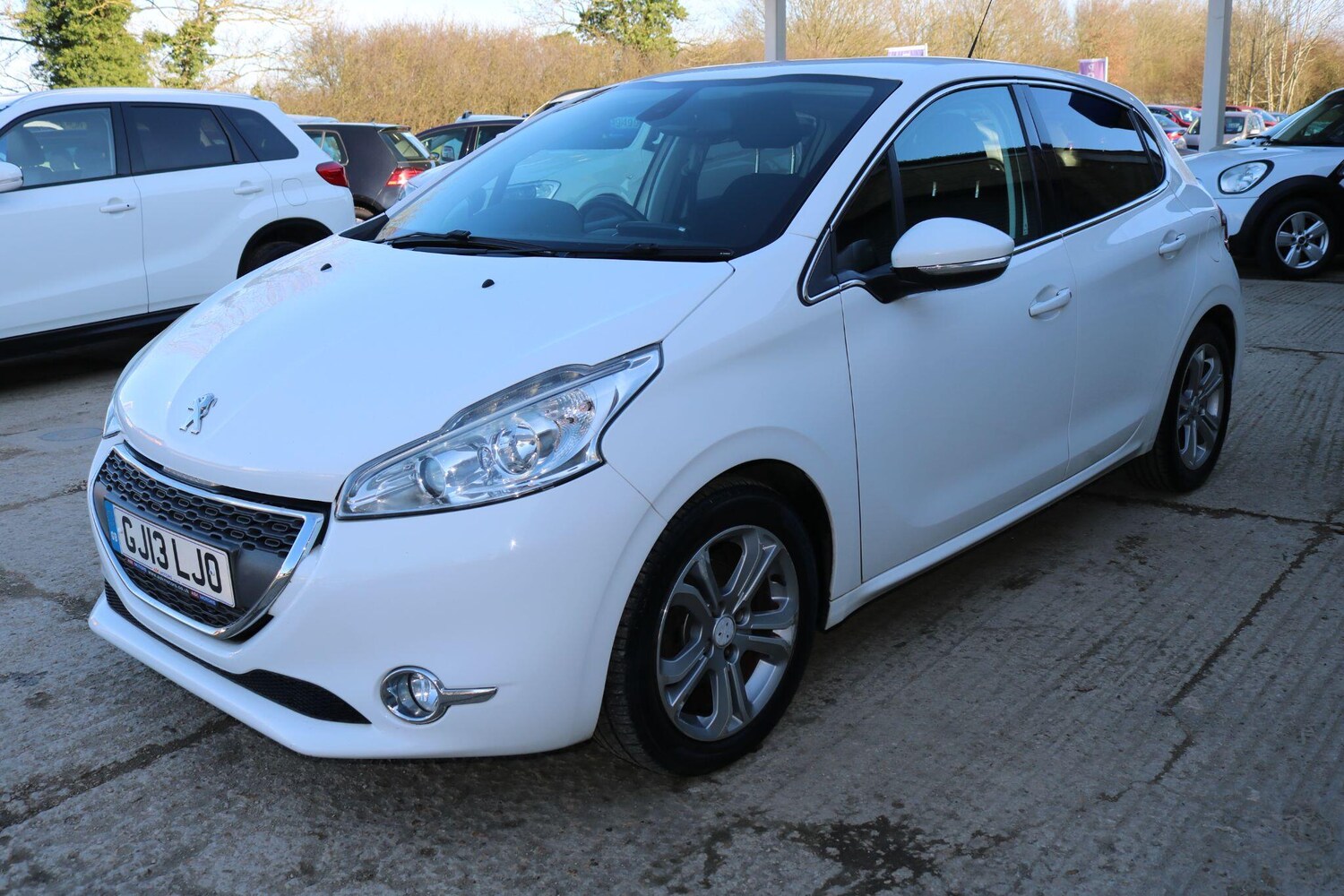 Used Peugeot 208 2013 for sale - 77723395: Photo 14