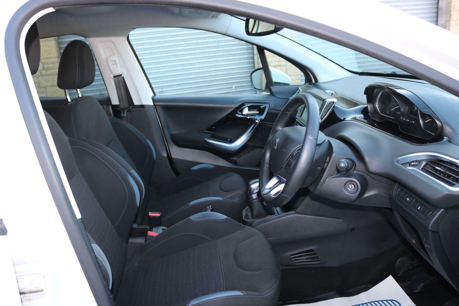 Used Peugeot 208 2013 for sale - 77723395: Photo 15