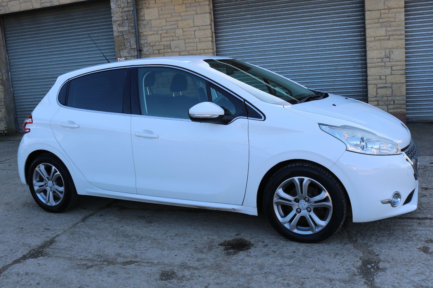 Used Peugeot 208 2013 for sale - 77723395: Photo 3