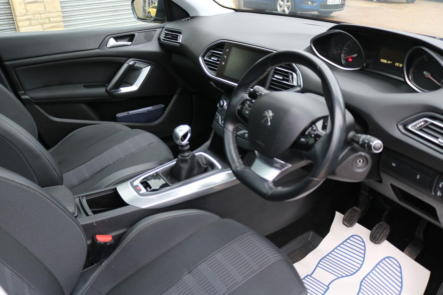 Used Peugeot 308 2018 for sale - 77498185: Photo 16