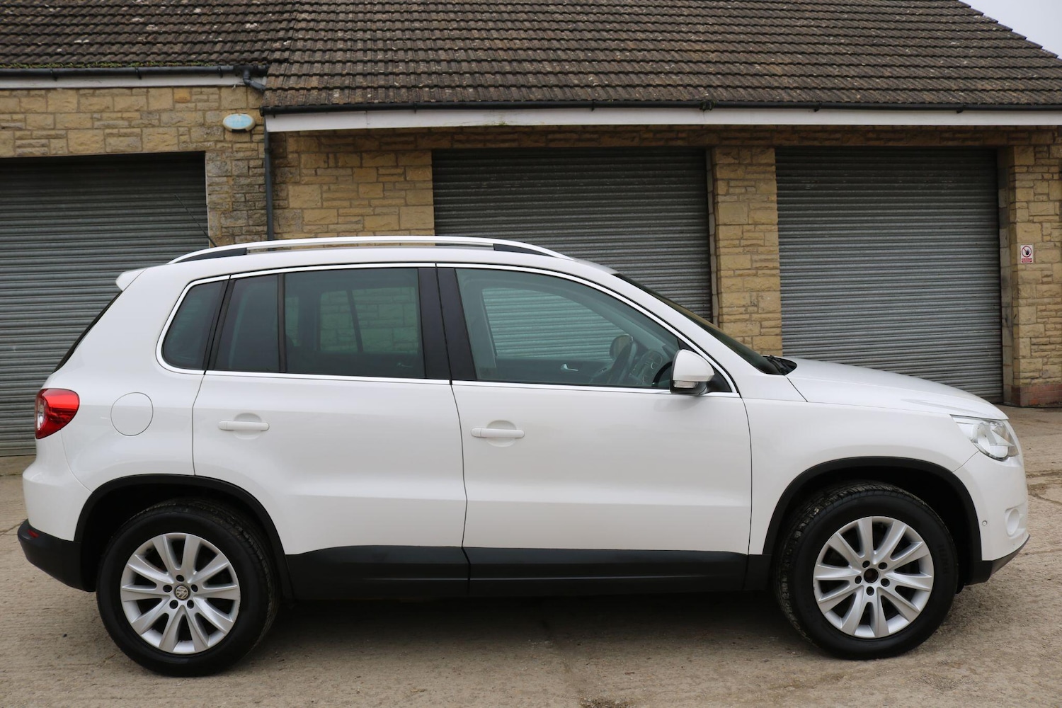 Used Volkswagen Tiguan for sale - 77783379: Photo 4