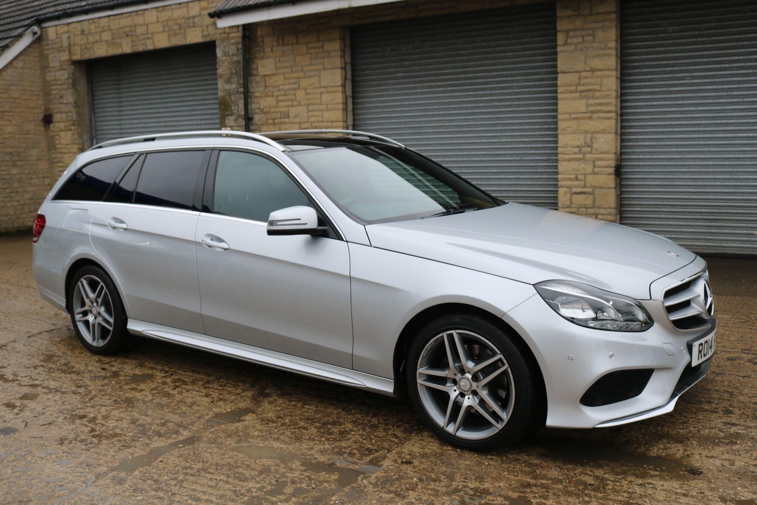 Used Mercedes-Benz E Class 2014 for sale - 77498186: Photo 2