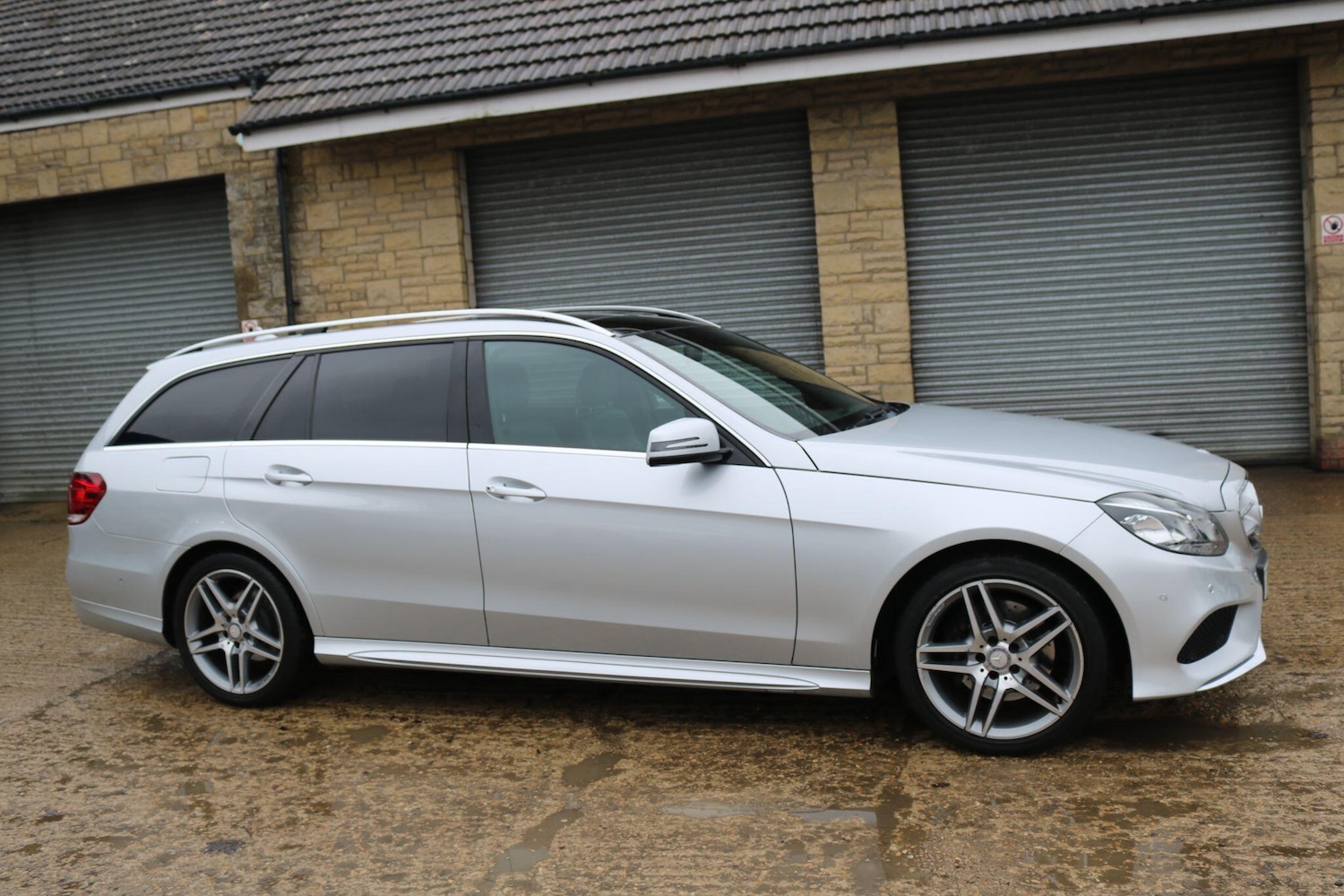 Used Mercedes-Benz E Class 2014 for sale - 77498186: Photo 3