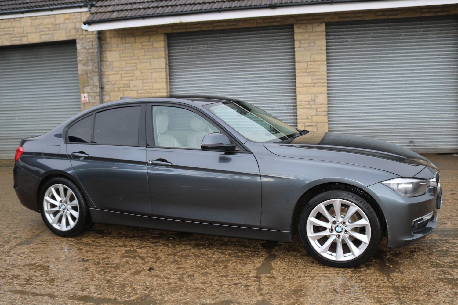 Used BMW 3 Series 2012 for sale - 77574801: Photo 3