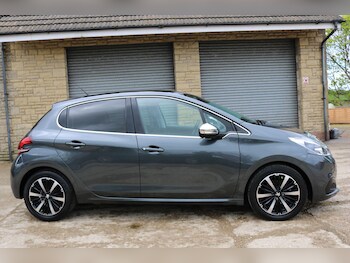 Used Peugeot 208 2017 for sale - 78260088: Photo