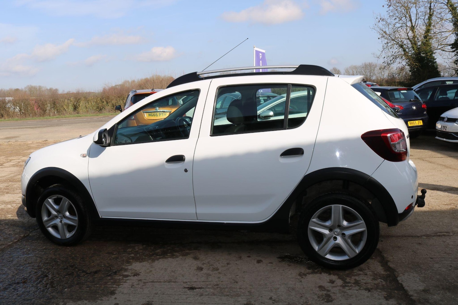 Used Dacia Sandero Stepway 2015 for sale - 77670714: Photo 12
