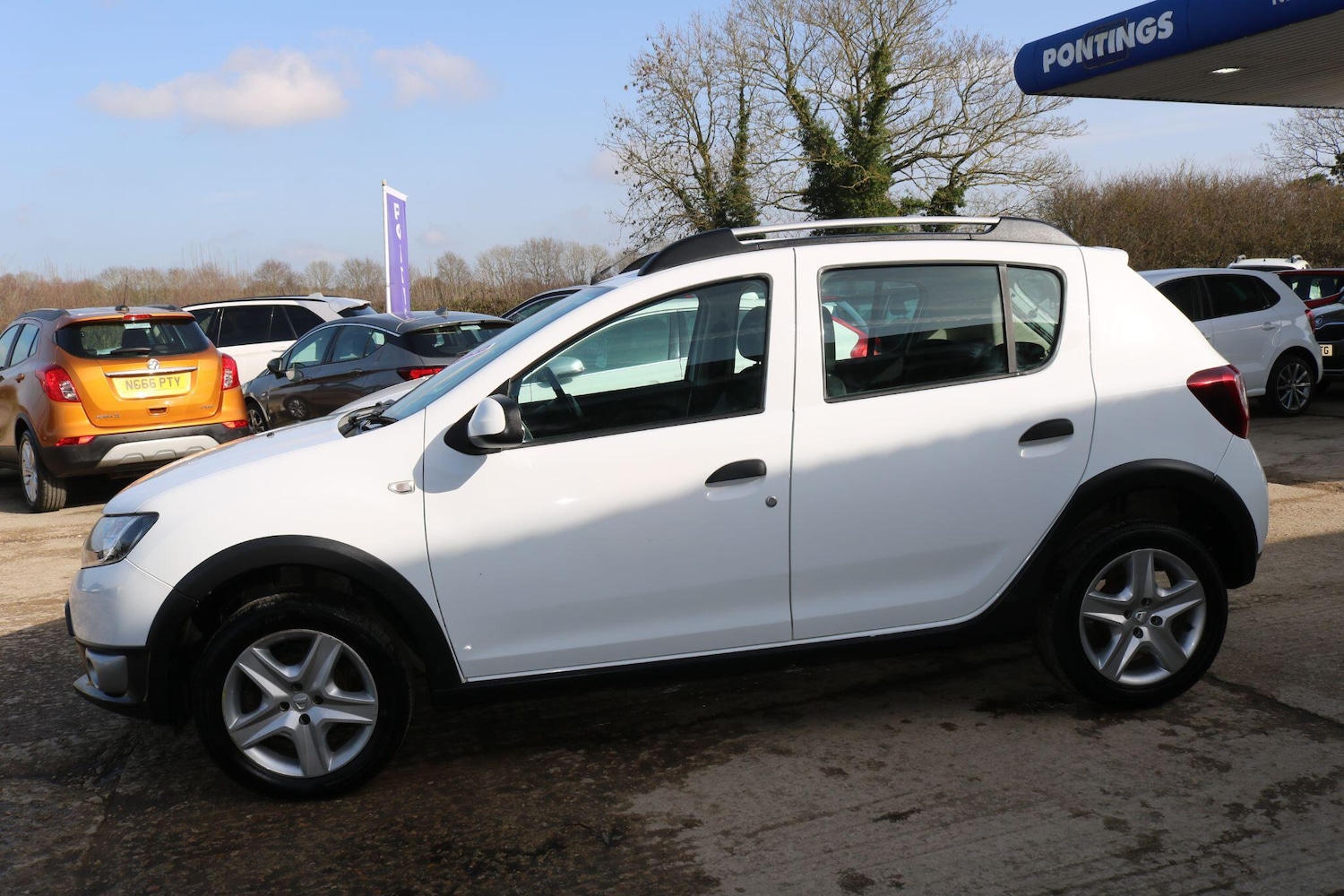 Used Dacia Sandero Stepway 2015 for sale - 77670714: Photo 13
