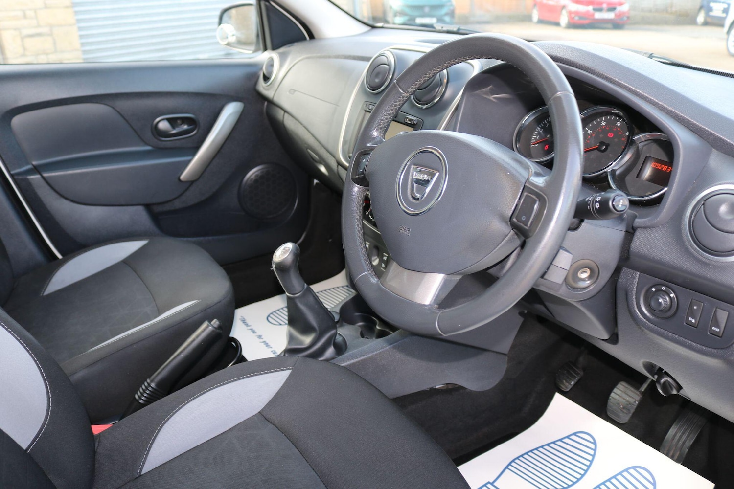 Used Dacia Sandero Stepway 2015 for sale - 77670714: Photo 17