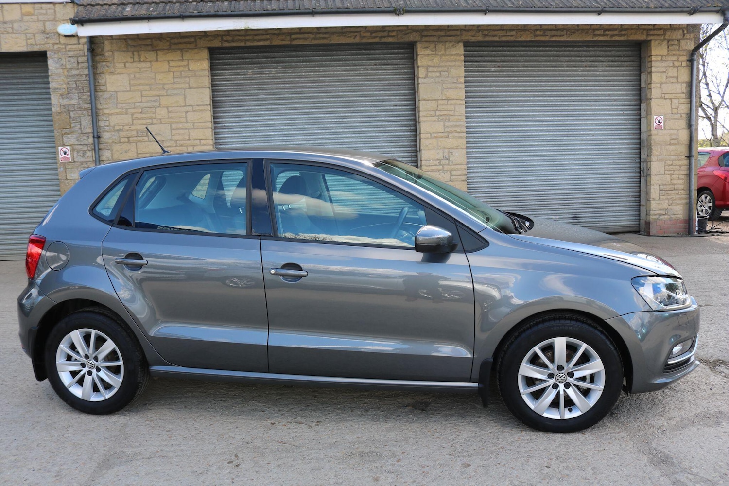 Used Volkswagen Polo 2015 for sale - 78086832: Photo 4