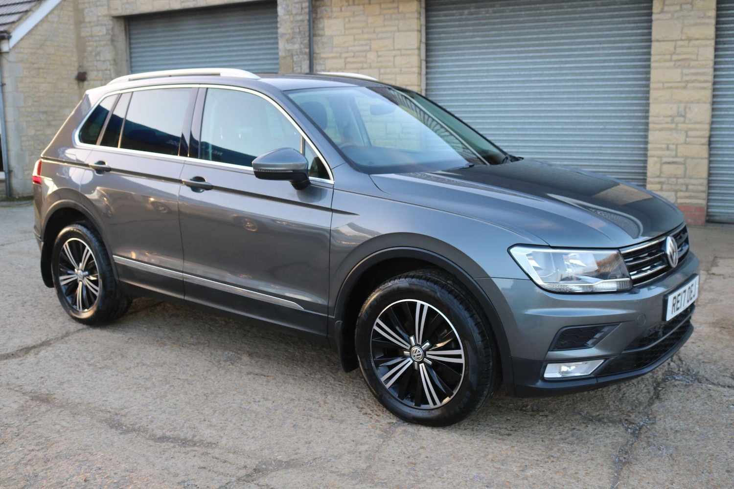 Used Volkswagen Tiguan 2017 for sale - 77498178: Photo 2